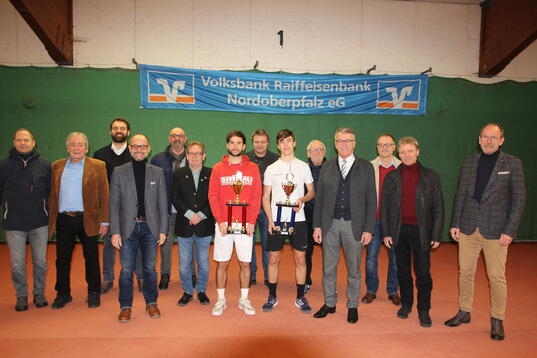Siegerbild 2023 mit Ehrengästen und Turnierleitung